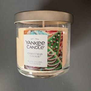 Yankee Candle Christmas Cookie with Festive Design